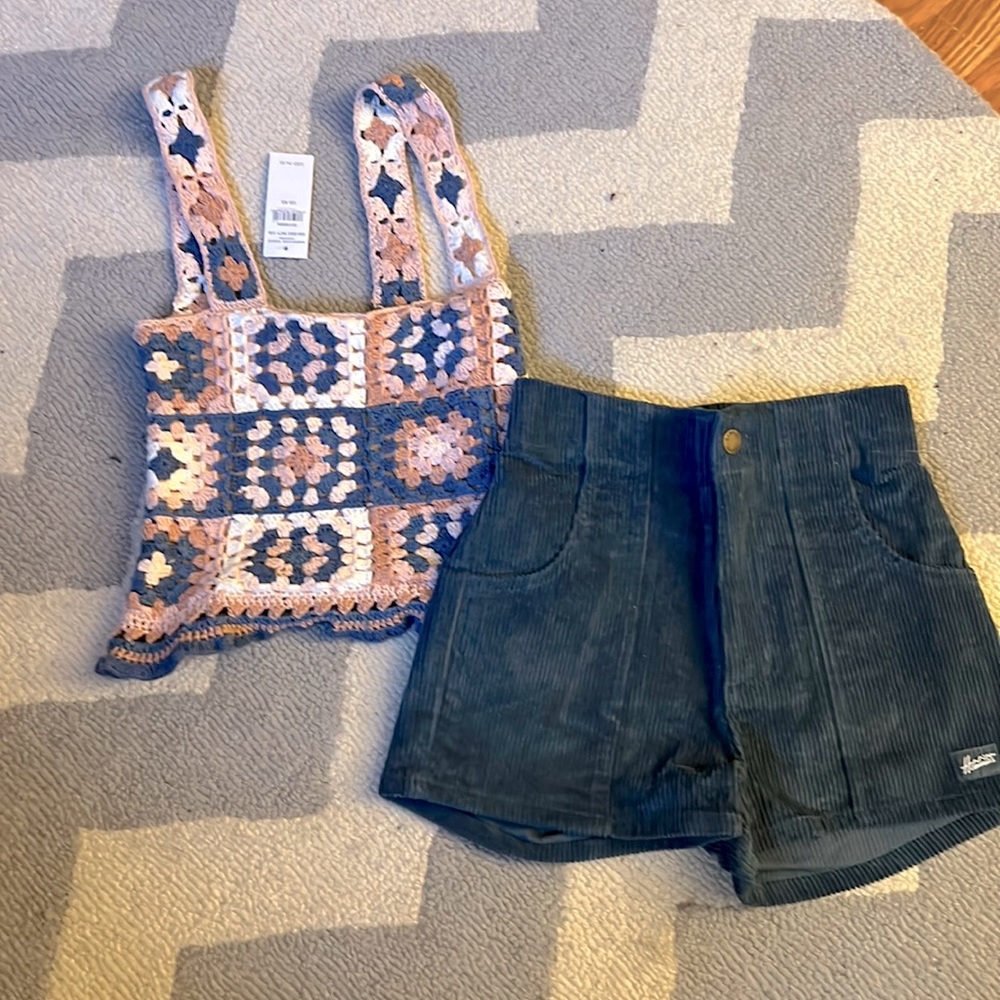 NWT outfit. American Eagle top.  Hammies shorts